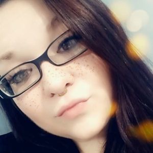 Meet your Posher, Elaine